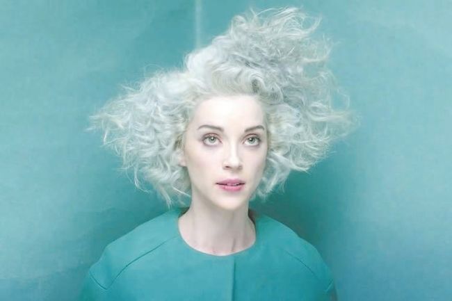 St. Vincent Covers Golden Girls Theme, 