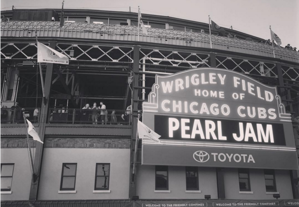 Pearl Jam Drops Eight Covers Amongst Saturday Wrigley Show | Setlist + Videos 8/20/16
